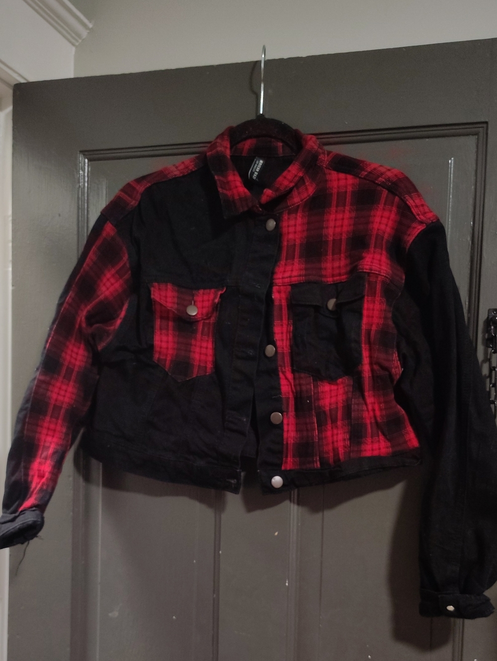 American Bazi Red & Black Plaid Mixed-Fabric Cropped Jean Jacket